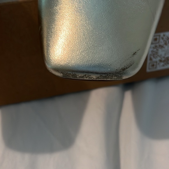 Eric Javits Peyton gold flats - Picture 3 of 5